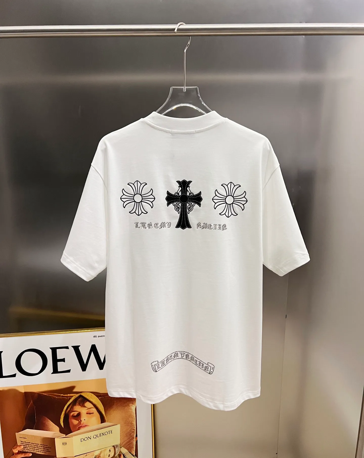 🅿️190 CH Crow 2025 Autumn and Winter New Short-sleeved T-shirt Cross leather craft Customized hardware metal + Middle Eastern Australian diamond design craft The real thing is great🔥Same style for men and women, loose version Size S M L XL XXL Five sizes black white
